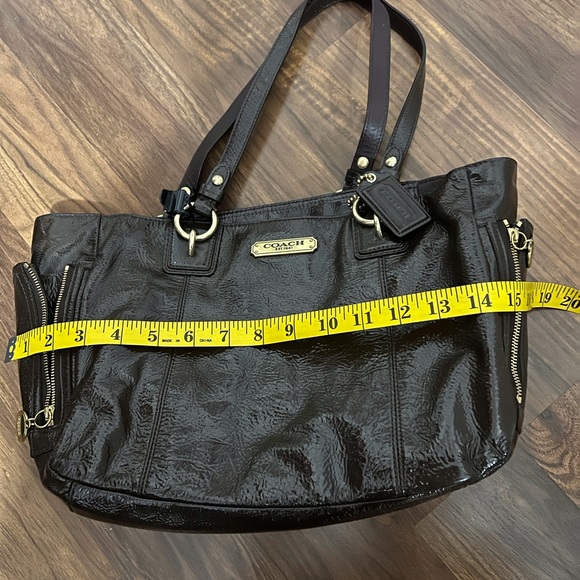 Vintage Coach Brown Patent Leather Shoulder Bag - Picture 13 of 14